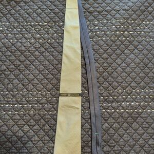 NWT Vintage Tommy Hilfiger Navy and White Tie